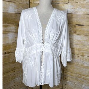 SOFT SURROUNDINGS EYELET EMBROIDERED FLORAL BOHO WESTERN CHIC COQUETTE BLOUSE.